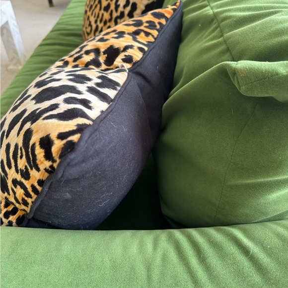 Pair of cheetah pillow covers in great condition - Picture 2 of 3